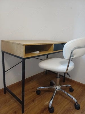 Spre vanzare birou din lemn