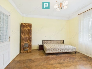 Casă cu teren generos, zonă centrală, Curtici - imagine 4