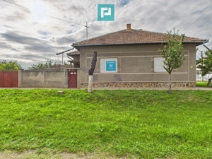 Casă cu teren generos, zonă centrală, Curtici