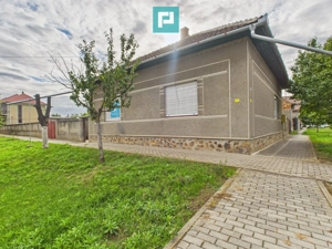 Casă cu teren generos, zonă centrală, Curtici - imagine 8