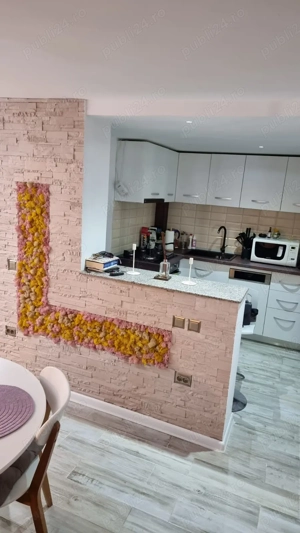 Casa de vanzare in zona centrala - imagine 3