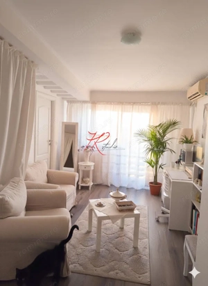 Vanzare studio Pod Constanta  Bloc 2012