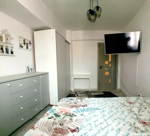 De vânzare apartament 2 camere decomandat, zona 23 August - Policlinica 700 - imagine 4 De vânzare apartament 2 camere decomandat, zona 23 August - Policlinica 700 - imagine 4