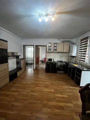 Apartament cu 3 camere, 65 mp, loc de prcare, zona Subcetate