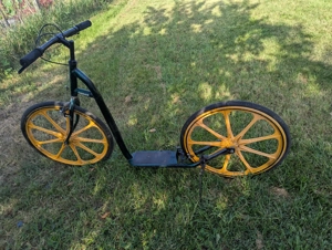 Bicicleta cu roti mari fara pedale, tip Scooter