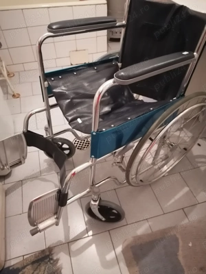 Scaun cu rotile si cadru de mers pliabil noi 600 lei