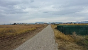 Terenuri cartier Izvor cu bransamente la utilitati