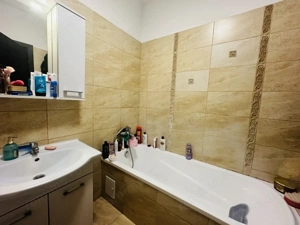 Casă superbă înșiruită cu 3 camere și curte lângă școala Petru Rareș  - imagine 16