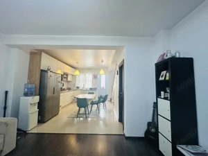 Casă superbă înșiruită cu 3 camere și curte lângă școala Petru Rareș  - imagine 5