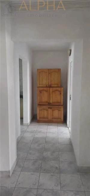 De vanzare – Apartament 4 camere, ideal pentru locuit, birouri sau activitati comerciale - imagine 8