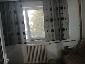 Inchiriez garsoniera in Timisoara zona UMT,18 mp cu baie proprie la et.1 linga magazinul Profi - imagine 5