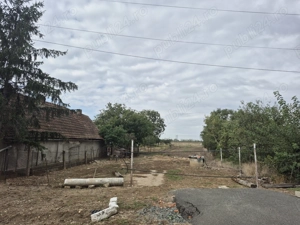 Vand teren intravilan in Ghioroc - imagine 2