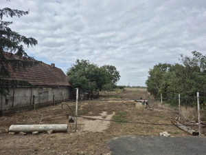 Vand teren intravilan in Ghioroc