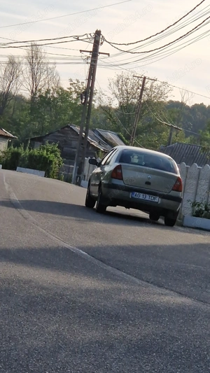 Se vinde Renaul clio simbol 2002