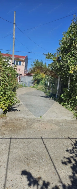 Casă / Vilă cu 4 camere într-o zonă excelentă din Focșani - imagine 9