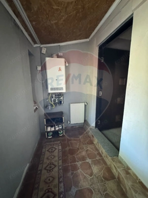 Casă / Vilă cu 4 camere într-o zonă excelentă din Focșani - imagine 6