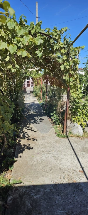 Casă / Vilă cu 4 camere într-o zonă excelentă din Focșani - imagine 8