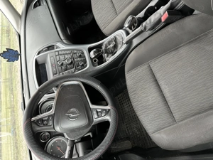 Opel Astra 1.7 Diesel an 2014 - imagine 3 Opel Astra 1.7 Diesel an 2014 - imagine 3