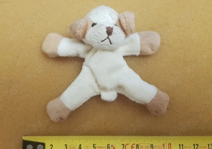 Papusa de Plus - Catel Alb cu Magneti in Picioare si posterior