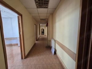 Spațiu cabinet medical, coafura -  zonă centrală, etaj 1, 84 mp