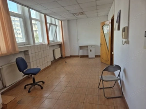 Spațiu cabinet medical, coafura -  zonă centrală, etaj 1, 84 mp - imagine 3