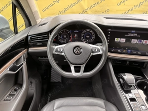 Vw Toureg 3.0 V6 231 Cp 4x4 - imagine 8 Vw Toureg 3.0 V6 231 Cp 4x4 - imagine 8