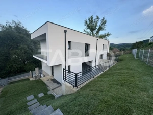 Vanzare duplex premium garaj pentru 2 masini chiar la intrare in Tauti