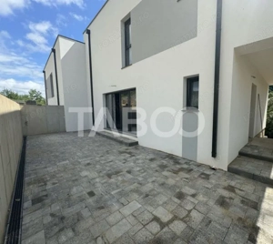 Vanzare duplex premium garaj pentru 2 masini chiar la intrare Tauti - imagine 3