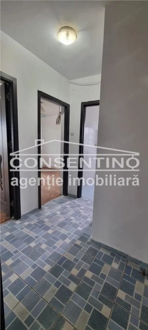 Se vinde imobil cu 2 camere , bdul N. Balcescu , liber , decomandat - imagine 6 Se vinde imobil cu 2 camere , bdul N. Balcescu , liber , decomandat - imagine 6