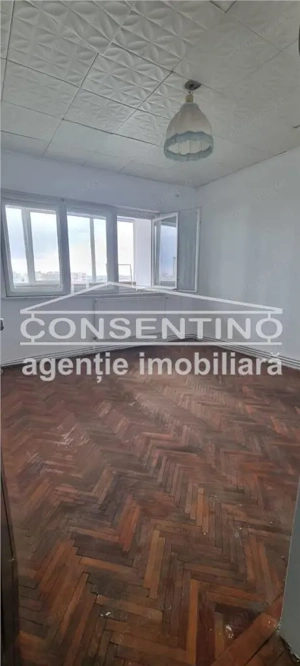 Se vinde imobil cu 2 camere , bdul N. Balcescu , liber , decomandat - imagine 7 Se vinde imobil cu 2 camere , bdul N. Balcescu , liber , decomandat - imagine 7