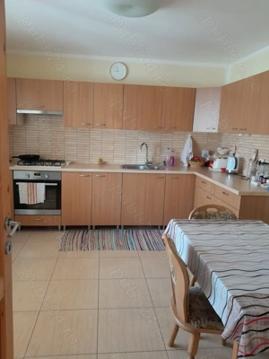 Vând casă cu teren. - imagine 5