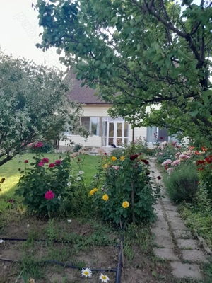 Vând casă cu teren. - imagine 6