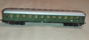 2 vagoane pt. trenulet electric scara ho - 16.5 mm  - lungime cca 24 cm  MARKLIN  pret 150 ron 