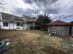 Vând casă sau schimb cu apartament - imagine 6