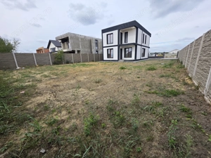 Casă Individuală de Vânzare 5 camere 3 băi Moșnița