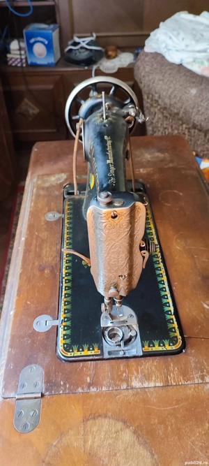 Mașina de cusut Singer  - imagine 2