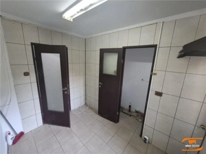 3 camere zona G. Lazar, centrala. parter - imagine 5