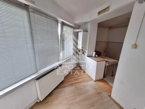 Apartament 2 camere, etaj 1,centrala proprie, zona Saguna