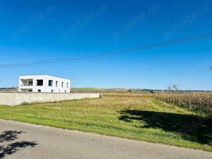 Vând casă +2.5 hectare pământ în Miroslovesti  20 min de orașul Pascani  - imagine 3