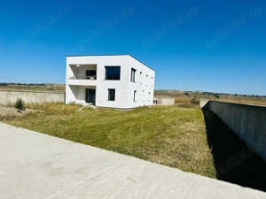 Vând casă +2.5 hectare pământ în Miroslovesti  20 min de orașul Pascani  - imagine 5