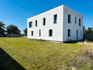 Vând casă +2.5 hectare pământ în Miroslovesti  20 min de orașul Pascani  - imagine 6