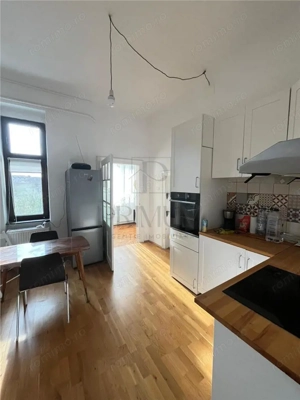 BALCESCU - Cladire renovata - 3 Camere - Centrala proprie  - Curte 137mp