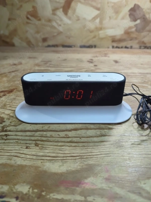 Polaroid Sleep Easy Alarm Clock with FM Radio and Dual Alarms 