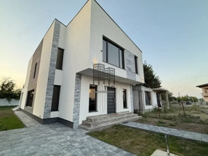 Locuință elegantă și eficientă, 5 camere, terasă și curte-Chitila str Castanilor