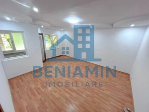 3 camere decomandat la etajul 1 in 1 Mai an 1985 centrala - imagine 3