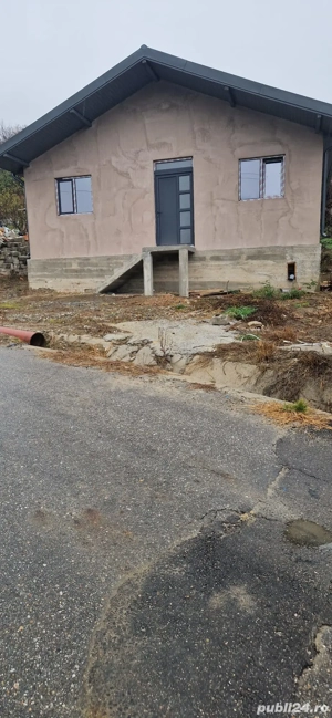 Vând casă in Vladesti 3 camere  - imagine 2