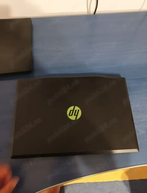 Vand laptopuri diverse la prețuri bune