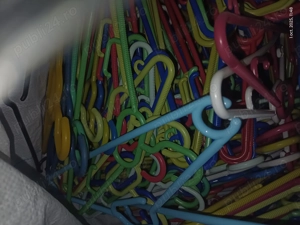 Vând umerașe de plastic  - imagine 2