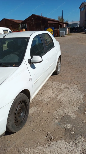 Dacia Logan Laureate 1,5 Dci, 75 CP - imagine 5