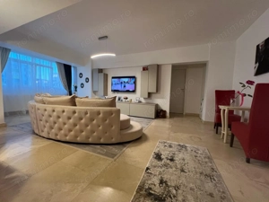 BRASADAS închiriază ap 3 cam etaj 5/8 Calea 13 Sept Marriott